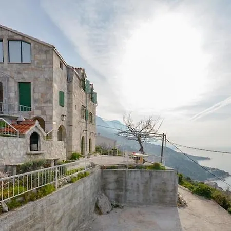 Апартаменти With Parking Space Brela, Makarska - 27684 *
