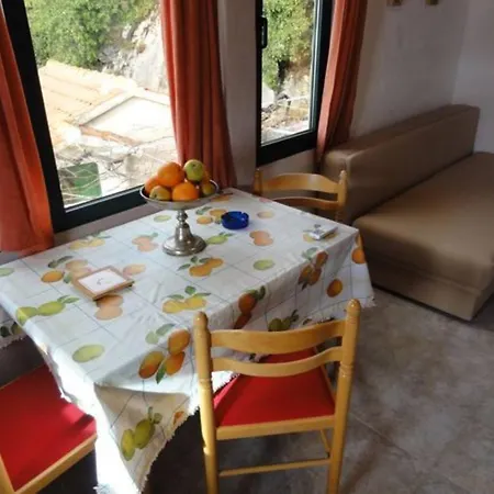 With Parking Space Brela, Makarska - 27684 Апартаменти *